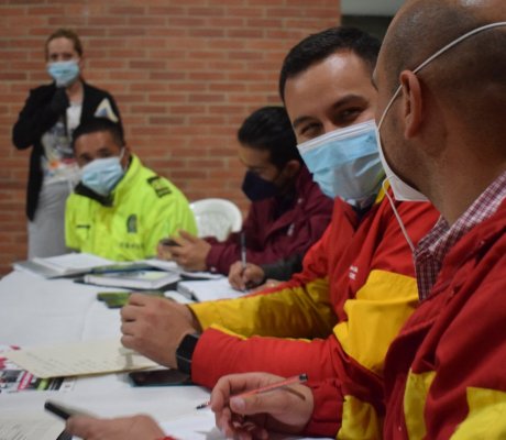 Alcalde y equipo de seguridad