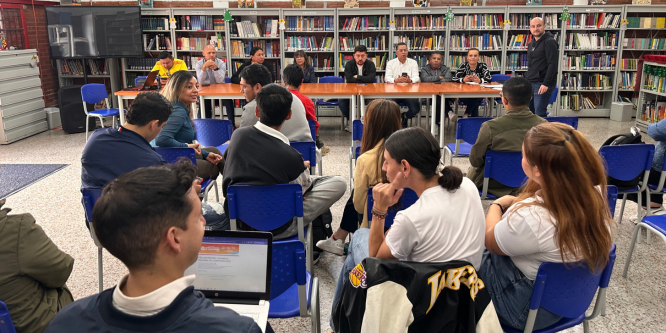 La JAL reafirma su compromiso con la juventud en su sesión realizada en el Colegio Luis Carlos Galán