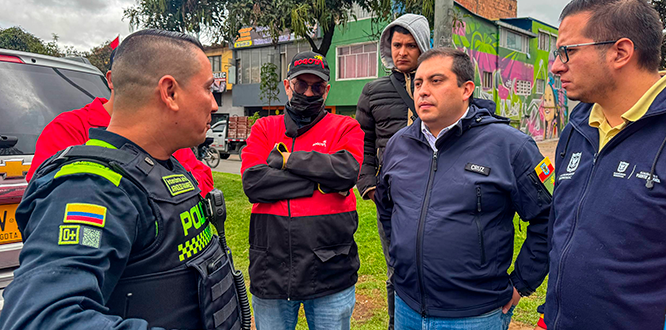 “Jornada de limpieza en el Canal Comuneros en Puente Aranda, con equipos y comunidad recuperando el espacio público.”