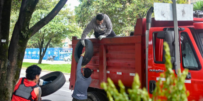 Jornada ambiental permitió recolectar 128 llantas y avanzar en la recuperación del espacio público