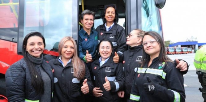 Con la nueva flota de TransMilenio: menos contaminación y más comodidad Con la nueva flota de TransMilenio: menos contaminación y más comodidad